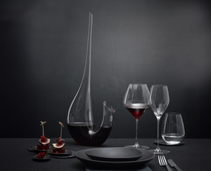 RIEDEL Vitis Decanter in use