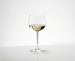 RIEDEL Sommeliers Montrachet in use