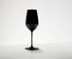 RIEDEL Sommeliers Blind Blind Tasting Glass in use