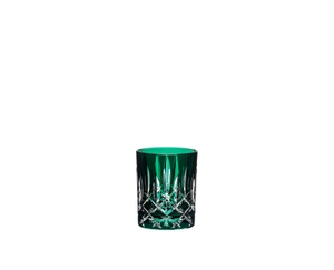 RIEDEL Laudon Tumbler - Dunkelgrün gefüllt mit einem Getränk auf weißem Hintergrund