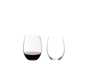 RIEDEL O Wine Tumbler Cabernet/Merlot gefüllt mit einem Getränk auf weißem Hintergrund