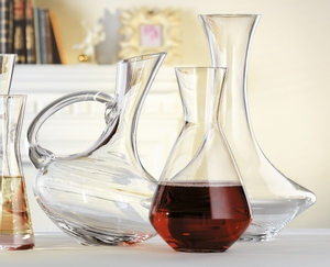 SPIEGELAU Casual Entertaining Decanter in use