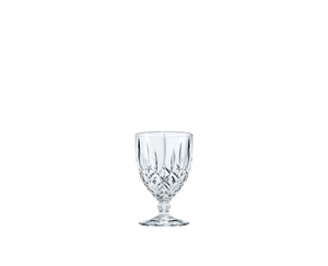 NACHTMANN Noblesse Kelchglas - Klein gefüllt mit einem Getränk auf weißem Hintergrund