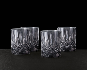 NACHTMANN Noblesse Whisky tumbler - smoke in use