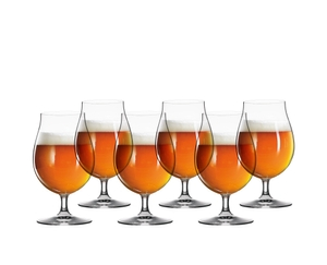 SPIEGELAU Beer Classics Biertulpe gefüllt mit einem Getränk auf weißem Hintergrund