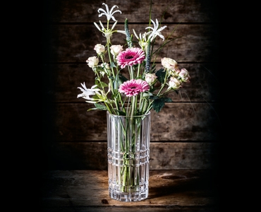 NACHTMANN Square Vase - 23cm | 9.094in in use