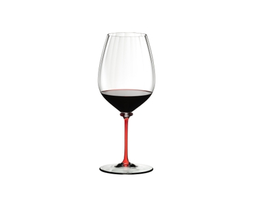 RIEDEL Fatto A Mano Performance Cabernet/Merlot - red filled with a drink on a white background
