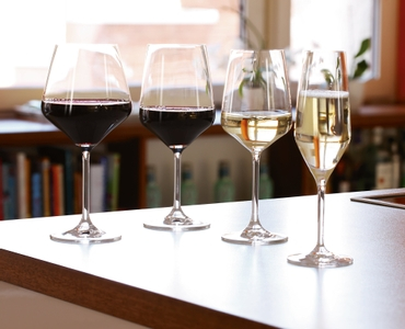 SPIEGELAU Style Champagne Flute in use
