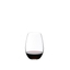 RIEDEL The O Wine Tumbler Syrah/Shiraz gefüllt mit einem Getränk auf weißem Hintergrund