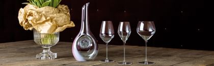 Image of RIEDEL Veloce Glasses and Sakura Decanter